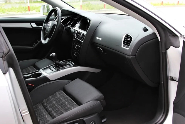 Audi A5 cena 55990 przebieg: 159980, rok produkcji 2011 z Szczawnica małe 562